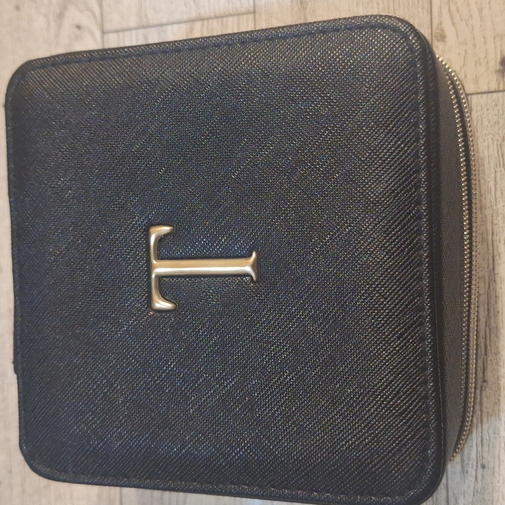 Nordstrom Initial T Black and Gold Travel Jewelry Organizer